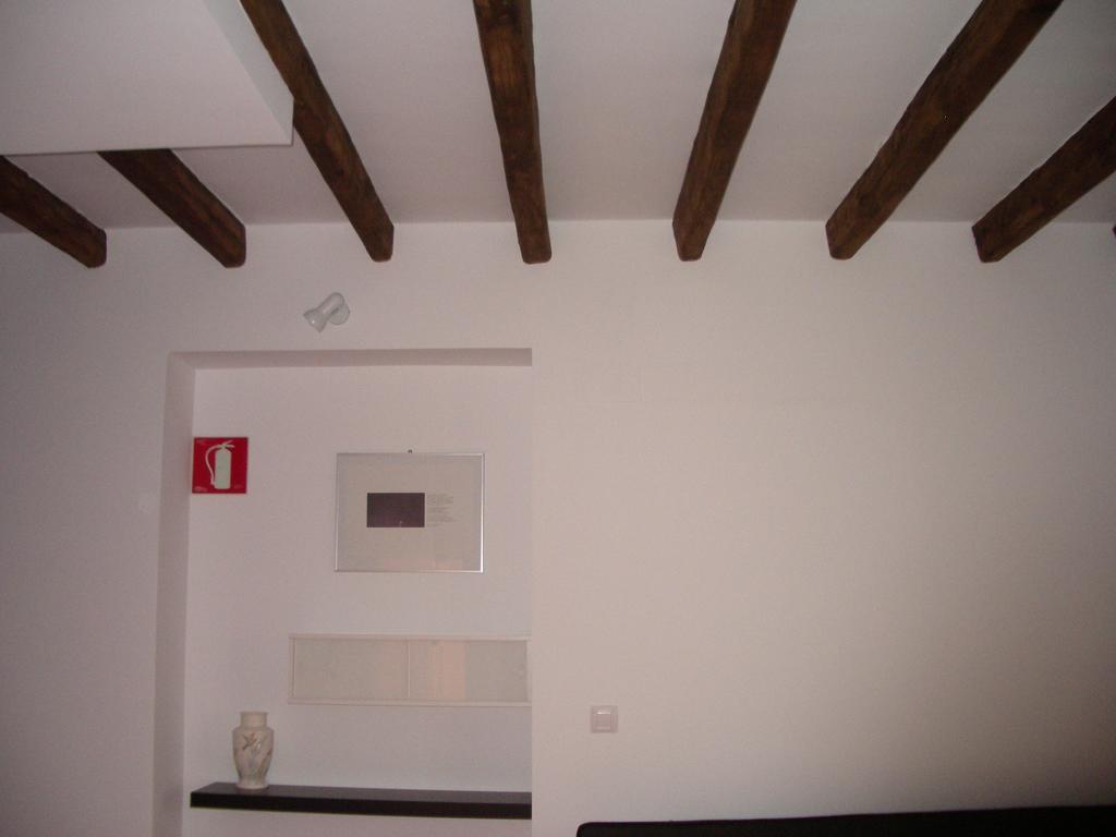 Apartamentos La Fonda Aninon Værelse billede