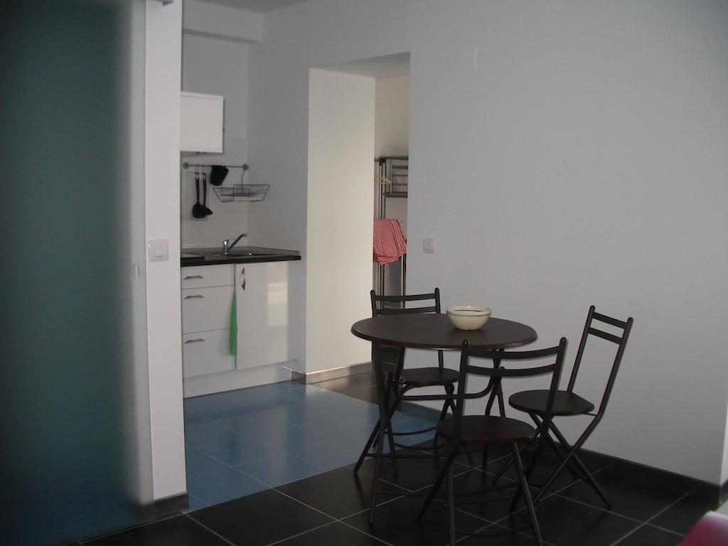 Apartamentos La Fonda Aninon Værelse billede