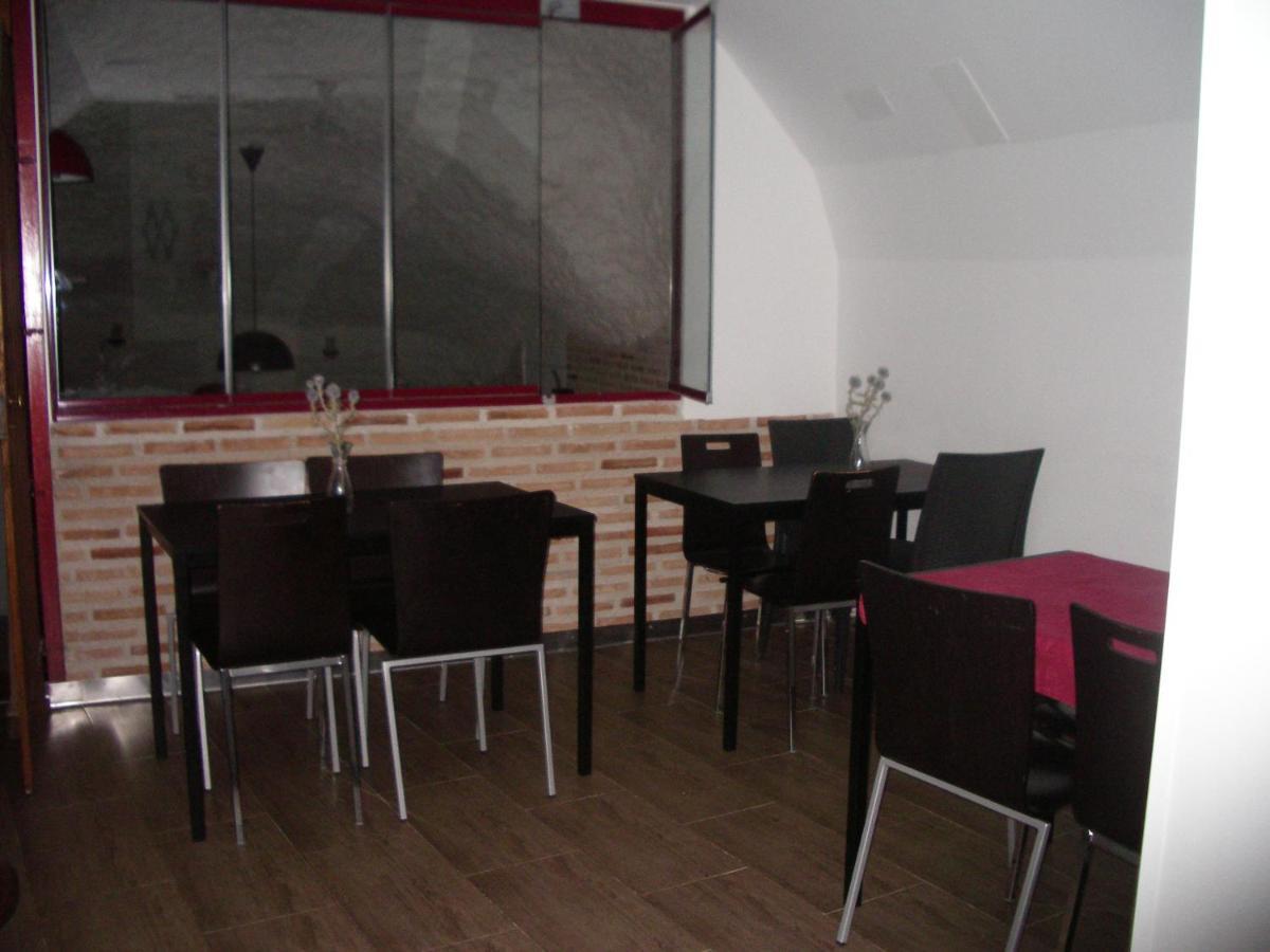 Apartamentos La Fonda Aninon Eksteriør billede
